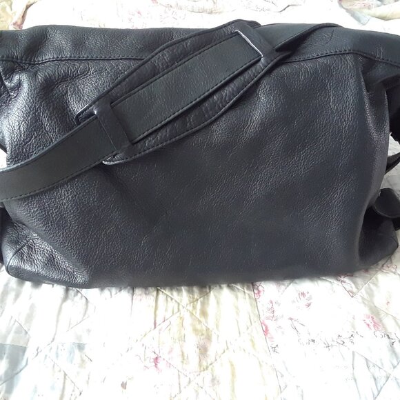 Kenneth Cole Leather Messenger Shoulder Bag - Picture 8 of 16